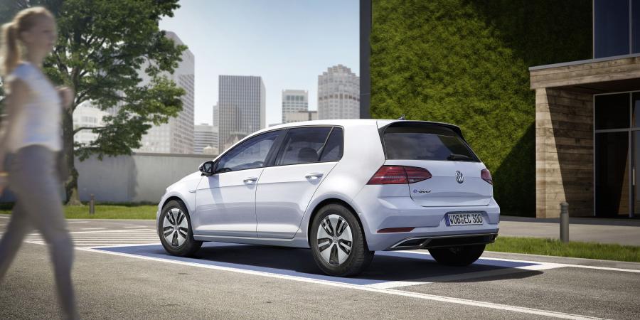  Volkswagen e-Golf 2017 года  (WW) (фото 10 из 49)